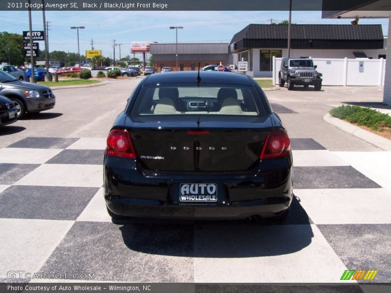 Black / Black/Light Frost Beige 2013 Dodge Avenger SE