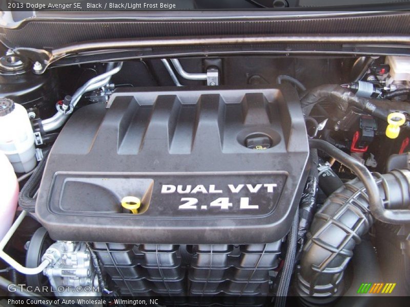 Black / Black/Light Frost Beige 2013 Dodge Avenger SE