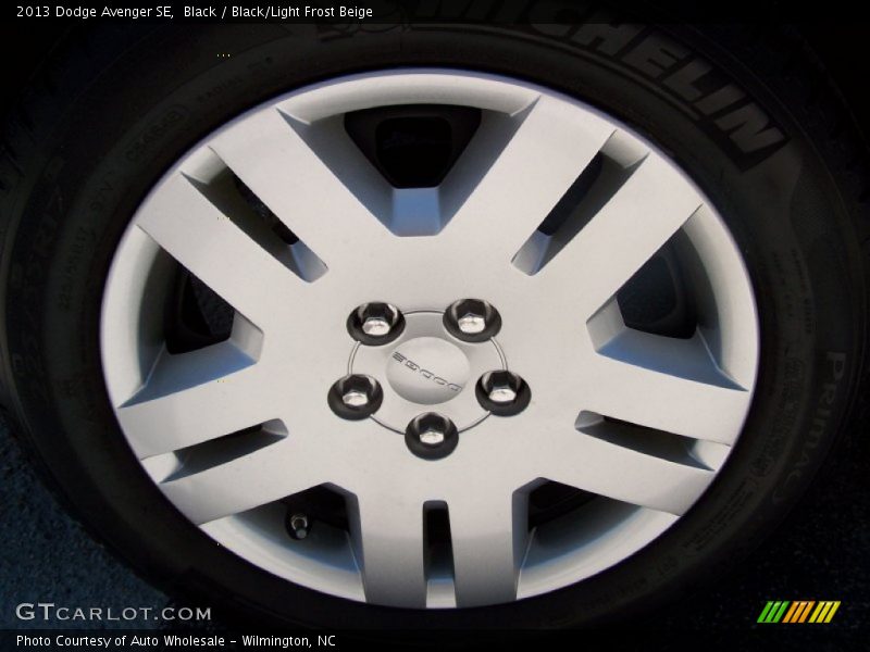 Black / Black/Light Frost Beige 2013 Dodge Avenger SE