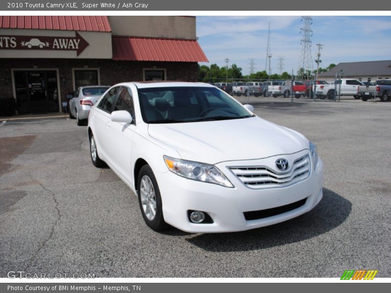 Super White / Ash Gray 2010 Toyota Camry XLE