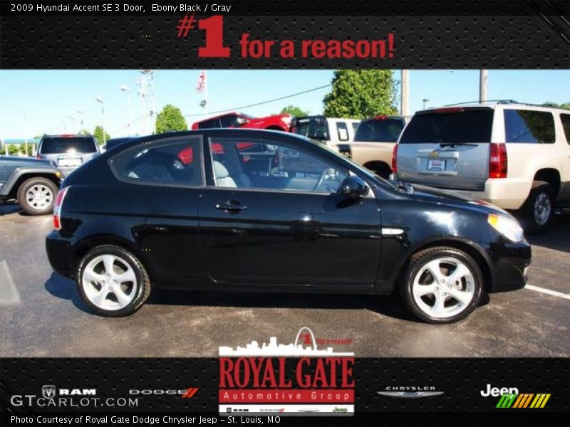 Ebony Black / Gray 2009 Hyundai Accent SE 3 Door