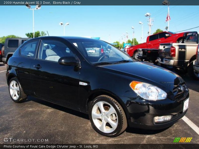 Ebony Black / Gray 2009 Hyundai Accent SE 3 Door