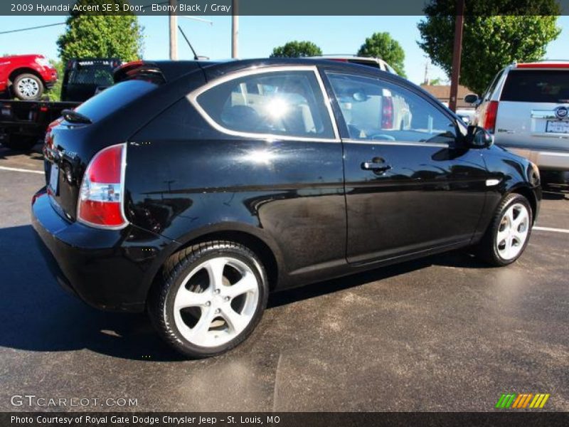 Ebony Black / Gray 2009 Hyundai Accent SE 3 Door