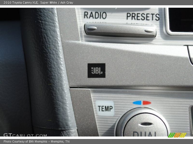 Super White / Ash Gray 2010 Toyota Camry XLE