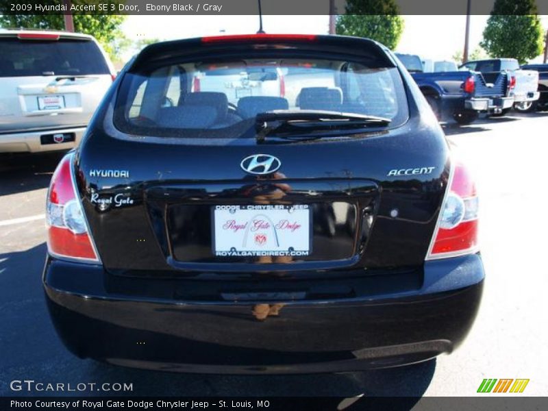 Ebony Black / Gray 2009 Hyundai Accent SE 3 Door