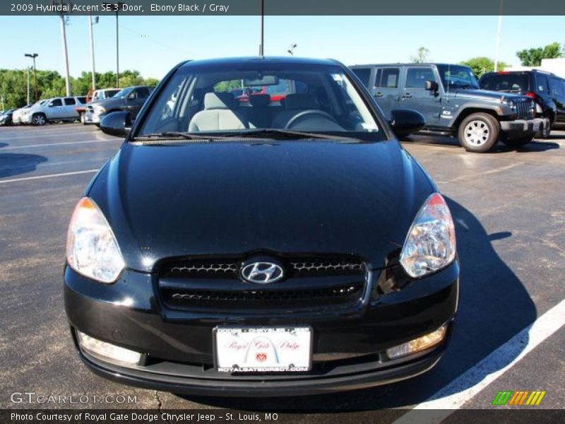 Ebony Black / Gray 2009 Hyundai Accent SE 3 Door