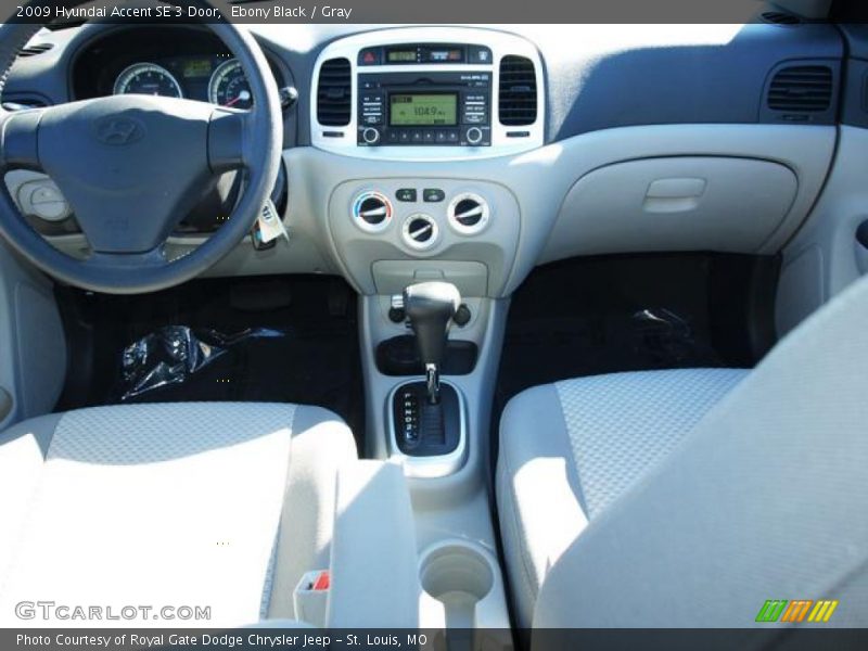 Ebony Black / Gray 2009 Hyundai Accent SE 3 Door