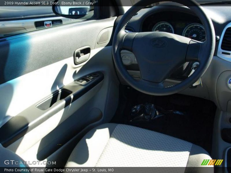 Ebony Black / Gray 2009 Hyundai Accent SE 3 Door