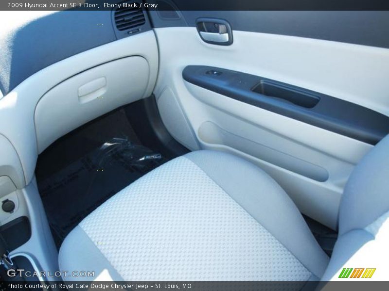 Ebony Black / Gray 2009 Hyundai Accent SE 3 Door