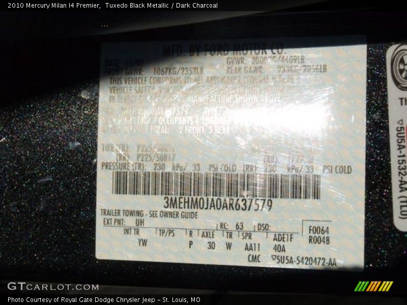 Tuxedo Black Metallic / Dark Charcoal 2010 Mercury Milan I4 Premier