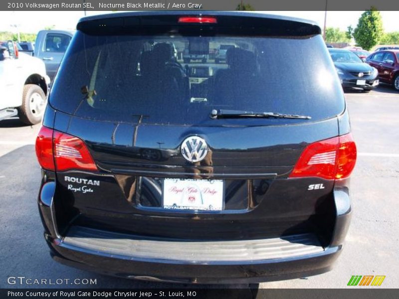 Nocturne Black Metallic / Aero Gray 2010 Volkswagen Routan SEL