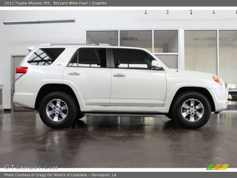 Blizzard White Pearl / Graphite 2011 Toyota 4Runner SR5