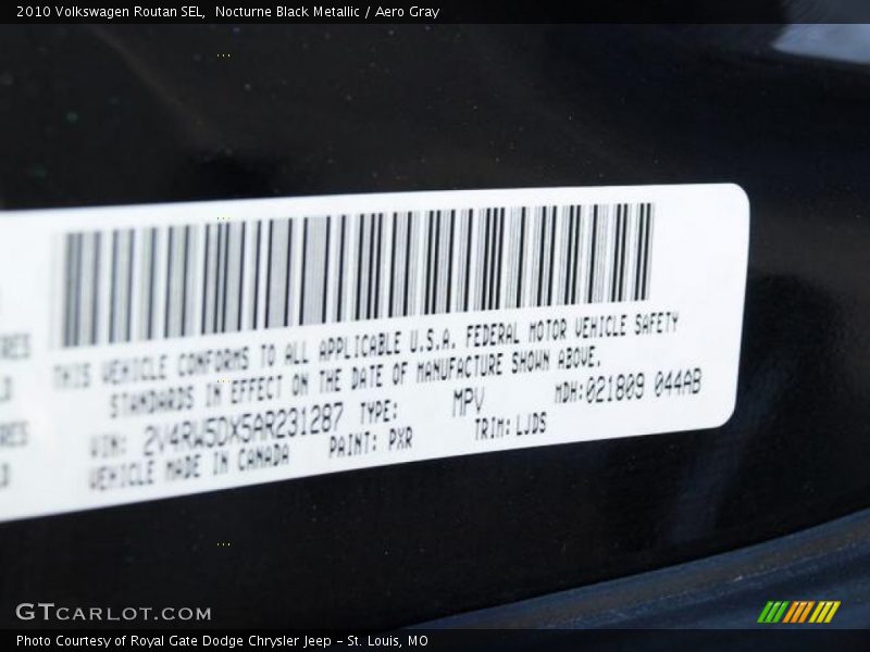 Nocturne Black Metallic / Aero Gray 2010 Volkswagen Routan SEL