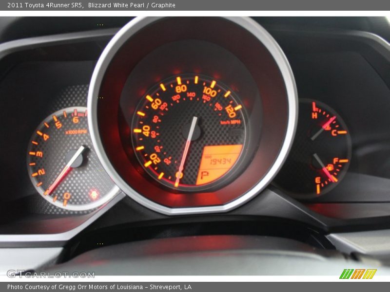 Blizzard White Pearl / Graphite 2011 Toyota 4Runner SR5