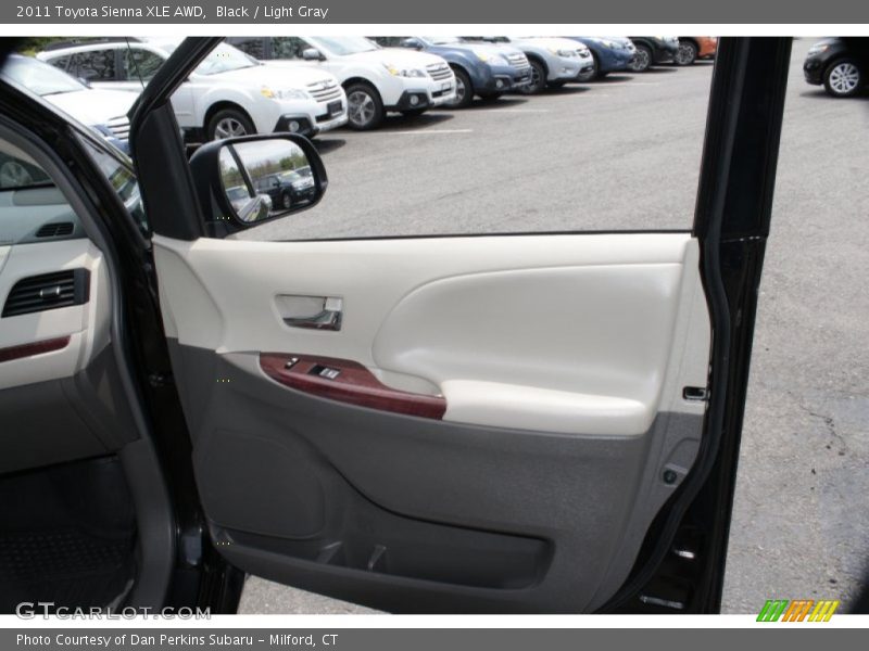 Black / Light Gray 2011 Toyota Sienna XLE AWD