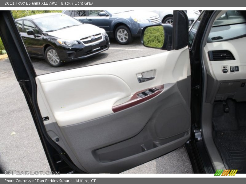 Black / Light Gray 2011 Toyota Sienna XLE AWD