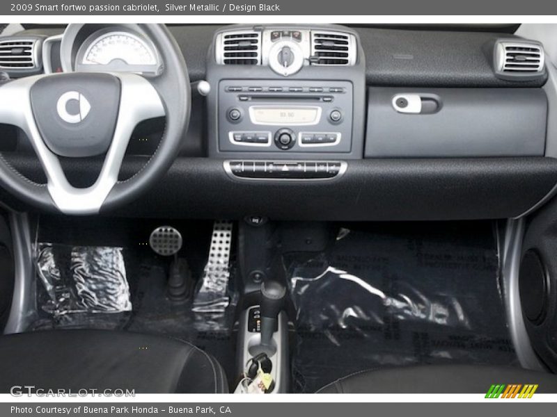 Silver Metallic / Design Black 2009 Smart fortwo passion cabriolet