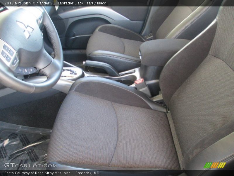 Labrador Black Pearl / Black 2013 Mitsubishi Outlander SE