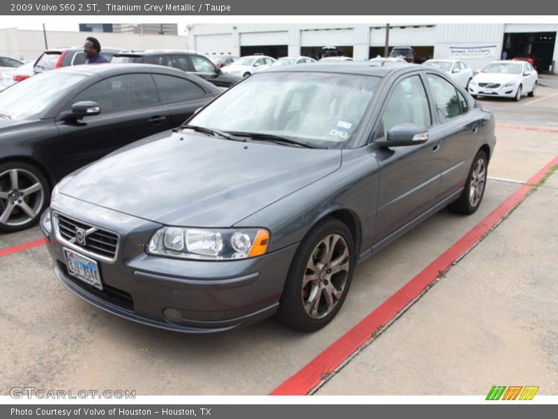Front 3/4 View of 2009 S60 2.5T