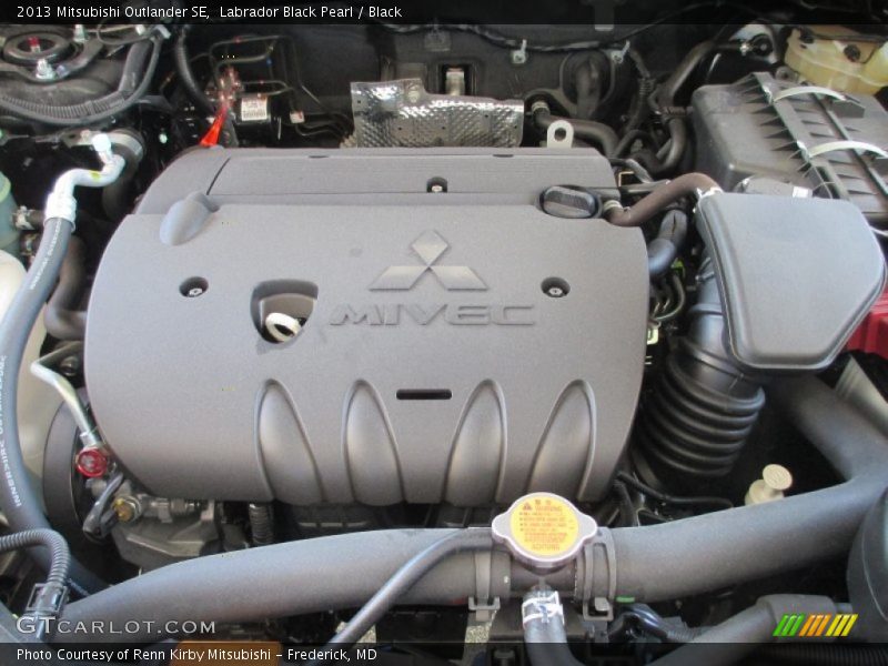 Labrador Black Pearl / Black 2013 Mitsubishi Outlander SE