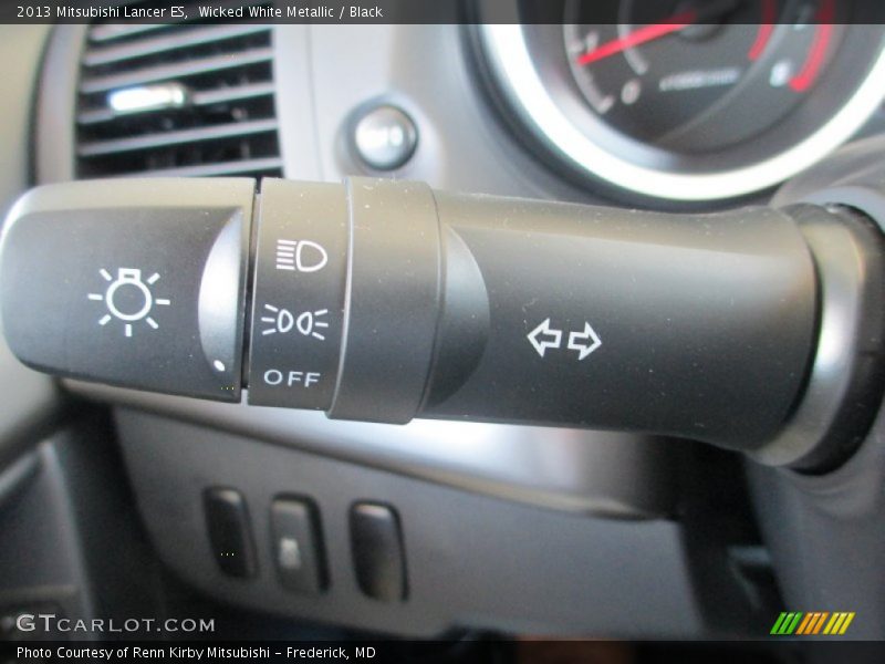 Wicked White Metallic / Black 2013 Mitsubishi Lancer ES