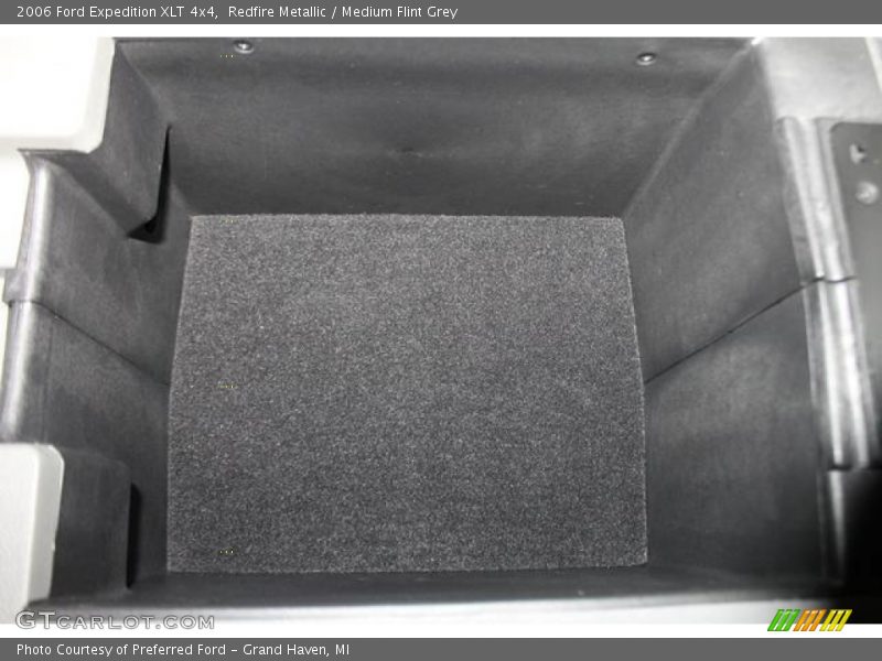 Redfire Metallic / Medium Flint Grey 2006 Ford Expedition XLT 4x4