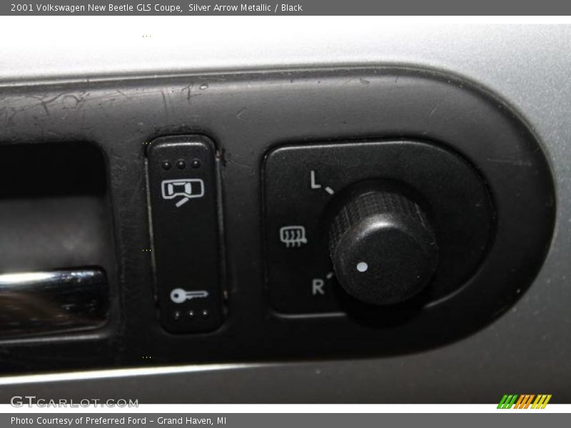Silver Arrow Metallic / Black 2001 Volkswagen New Beetle GLS Coupe
