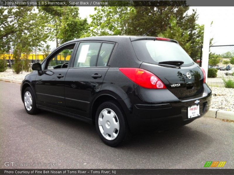 Super Black / Charcoal 2009 Nissan Versa 1.8 S Hatchback