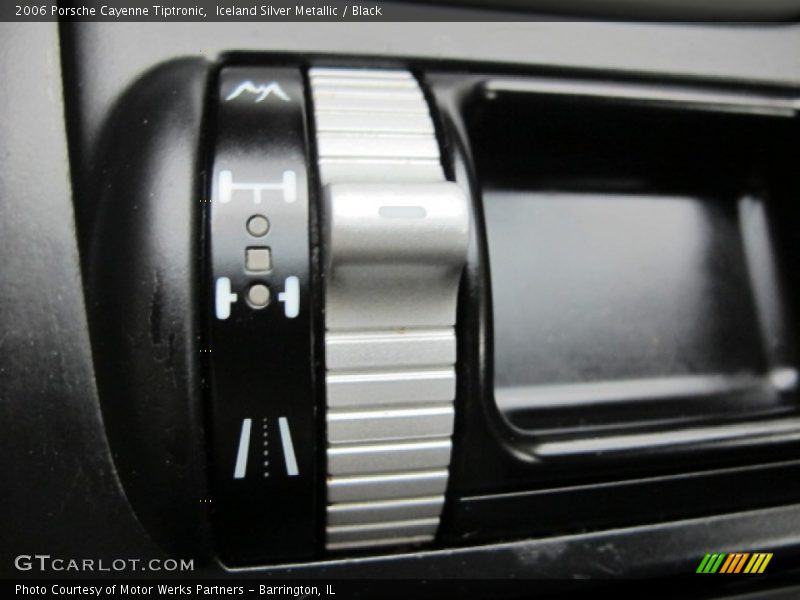 Iceland Silver Metallic / Black 2006 Porsche Cayenne Tiptronic