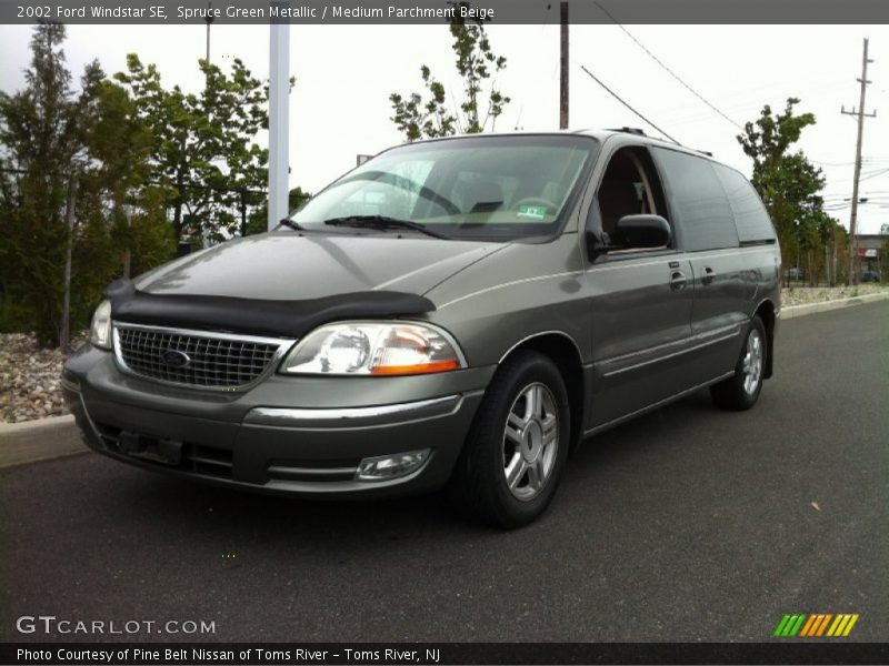 Front 3/4 View of 2002 Windstar SE
