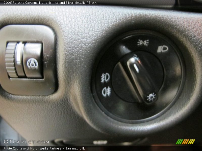 Iceland Silver Metallic / Black 2006 Porsche Cayenne Tiptronic