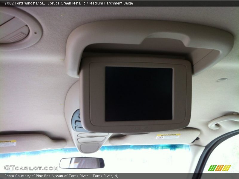 Spruce Green Metallic / Medium Parchment Beige 2002 Ford Windstar SE