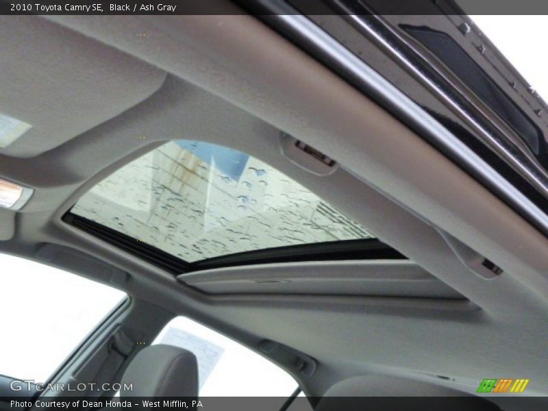 Black / Ash Gray 2010 Toyota Camry SE