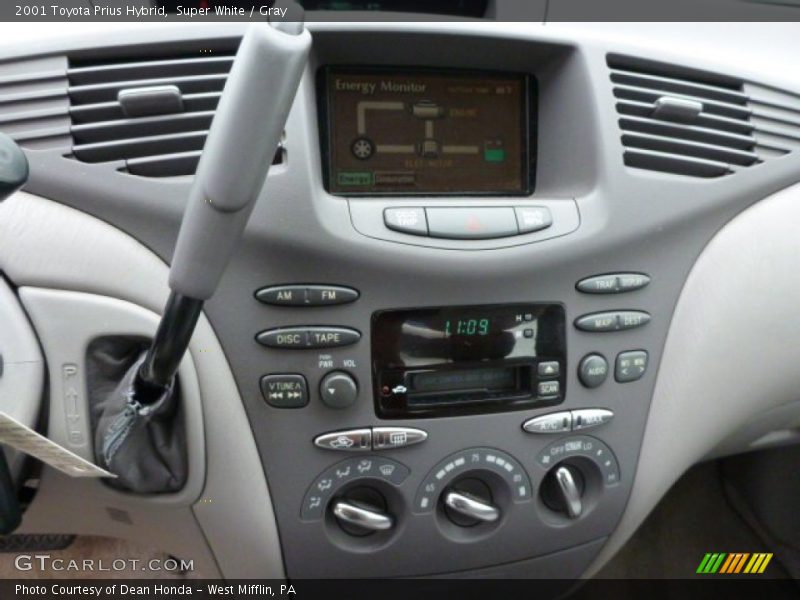 Super White / Gray 2001 Toyota Prius Hybrid