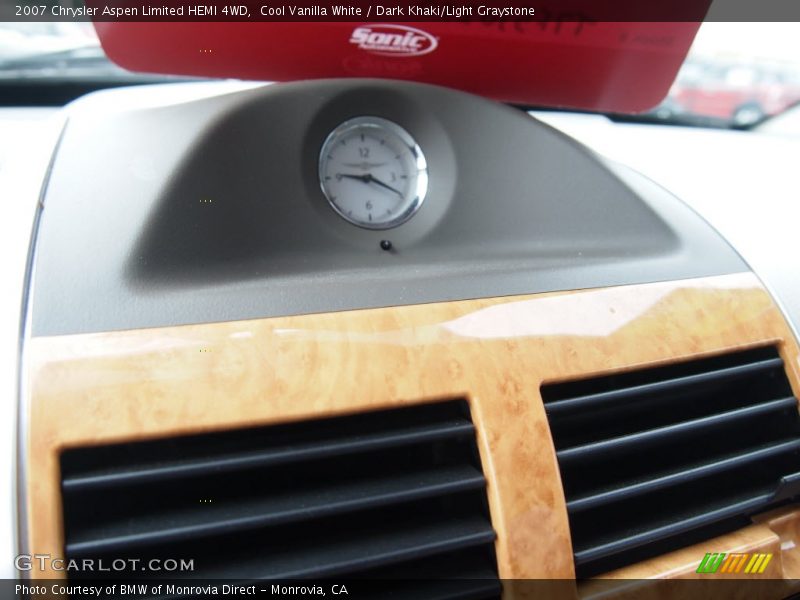 Cool Vanilla White / Dark Khaki/Light Graystone 2007 Chrysler Aspen Limited HEMI 4WD
