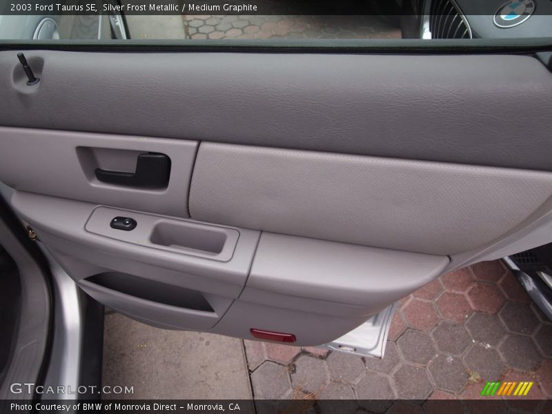 Silver Frost Metallic / Medium Graphite 2003 Ford Taurus SE