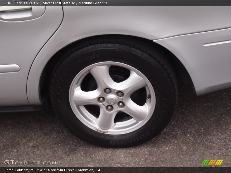 Silver Frost Metallic / Medium Graphite 2003 Ford Taurus SE