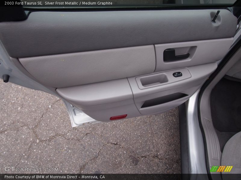 Silver Frost Metallic / Medium Graphite 2003 Ford Taurus SE