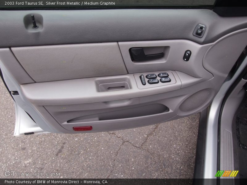 Silver Frost Metallic / Medium Graphite 2003 Ford Taurus SE