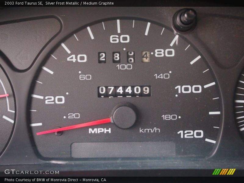 Silver Frost Metallic / Medium Graphite 2003 Ford Taurus SE