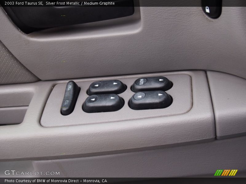 Silver Frost Metallic / Medium Graphite 2003 Ford Taurus SE