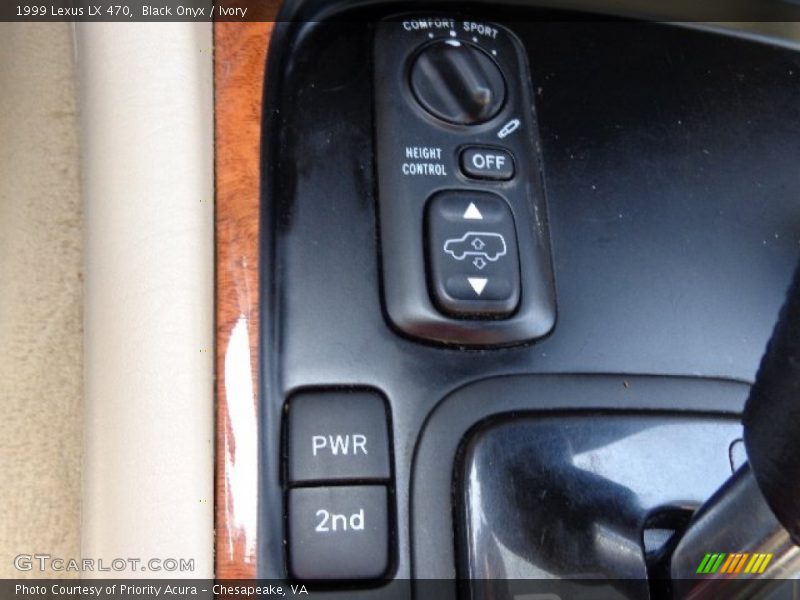 Black Onyx / Ivory 1999 Lexus LX 470