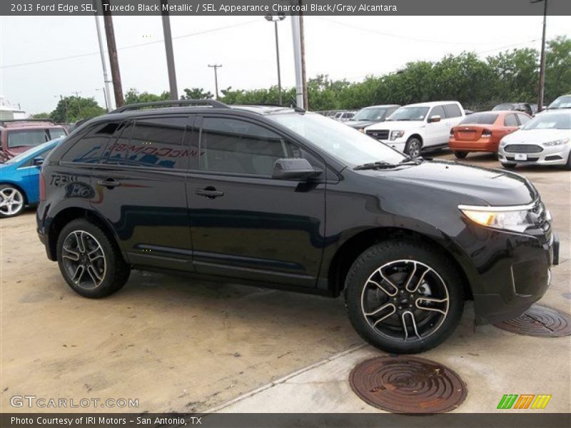 Tuxedo Black Metallic / SEL Appearance Charcoal Black/Gray Alcantara 2013 Ford Edge SEL