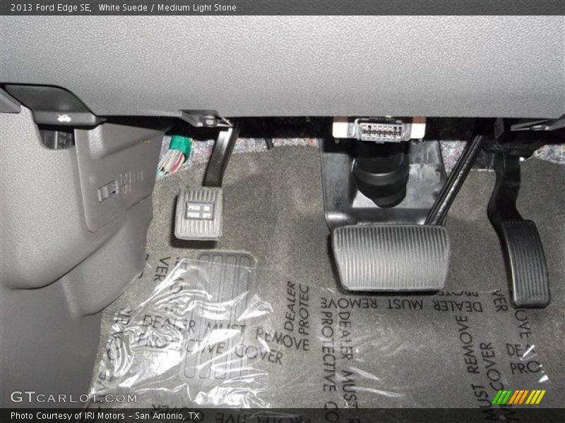 White Suede / Medium Light Stone 2013 Ford Edge SE