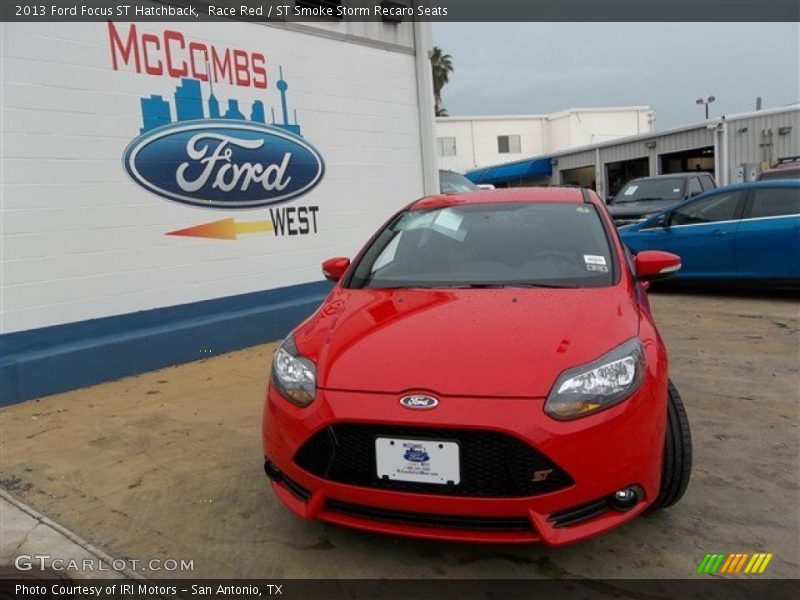 Race Red / ST Smoke Storm Recaro Seats 2013 Ford Focus ST Hatchback