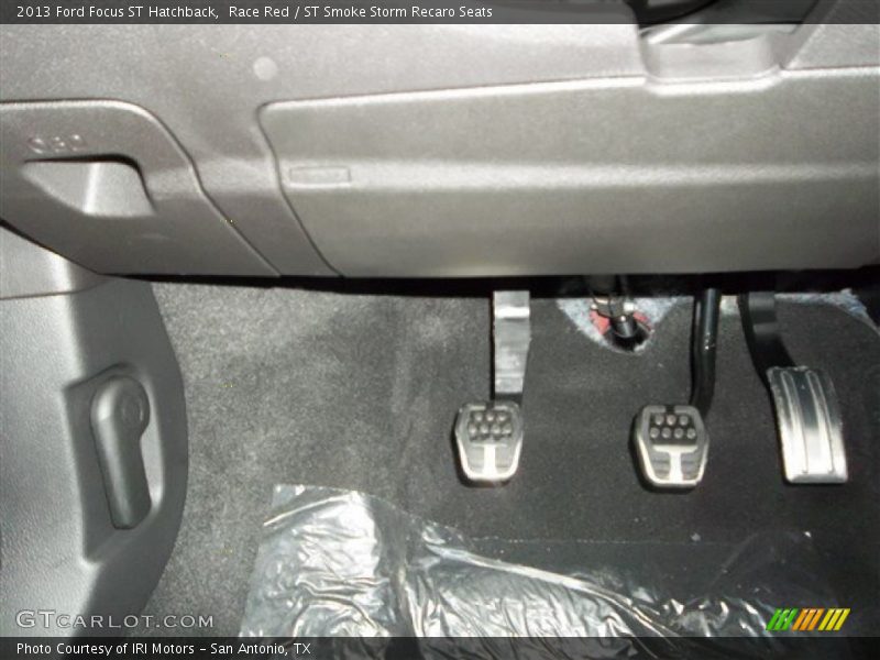 Race Red / ST Smoke Storm Recaro Seats 2013 Ford Focus ST Hatchback