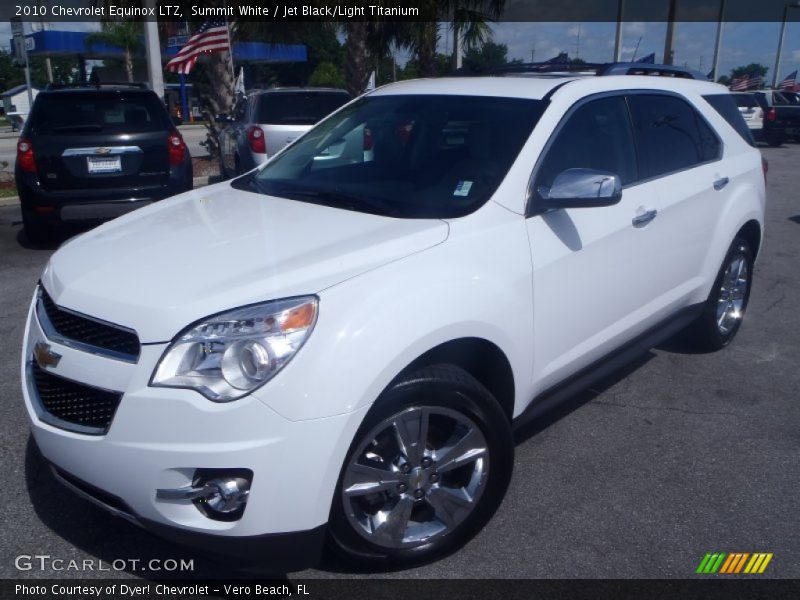 Front 3/4 View of 2010 Equinox LTZ