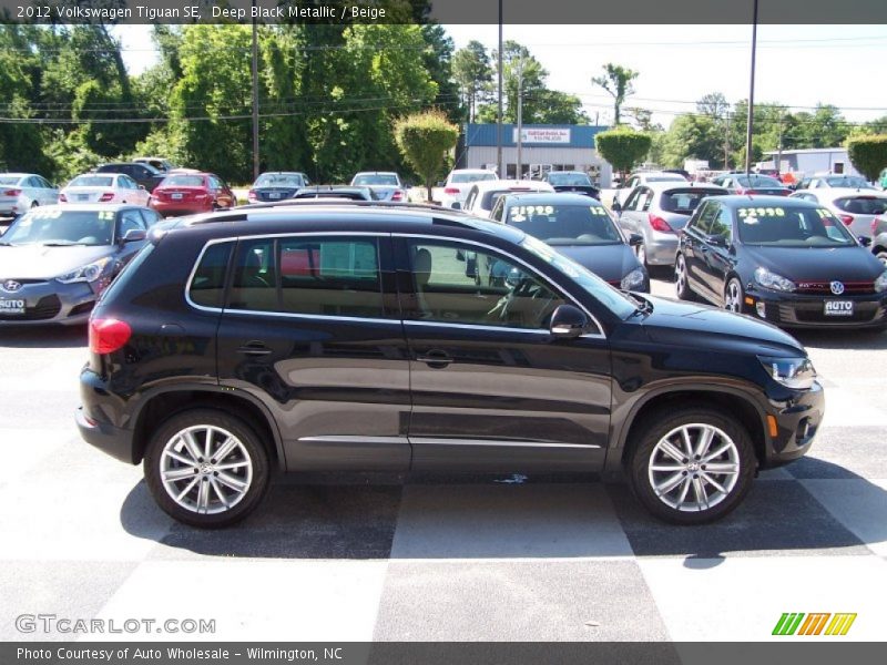 Deep Black Metallic / Beige 2012 Volkswagen Tiguan SE