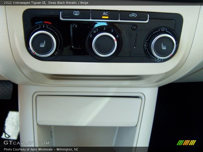 Deep Black Metallic / Beige 2012 Volkswagen Tiguan SE