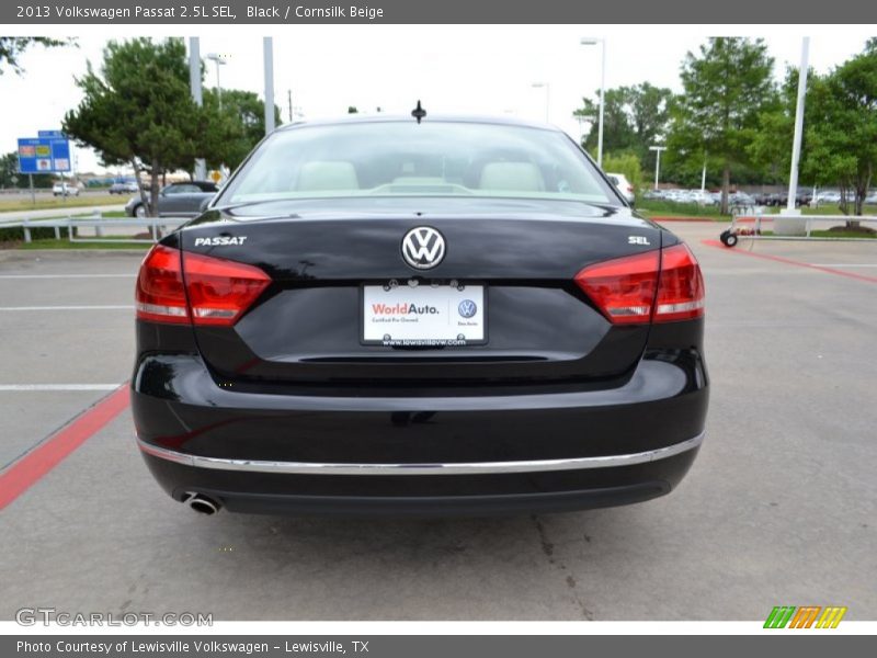 Black / Cornsilk Beige 2013 Volkswagen Passat 2.5L SEL